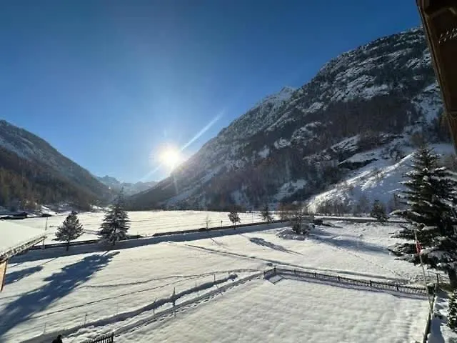 Alpine Retreat 4 Person Near Zermatt With Parking! * Täsch